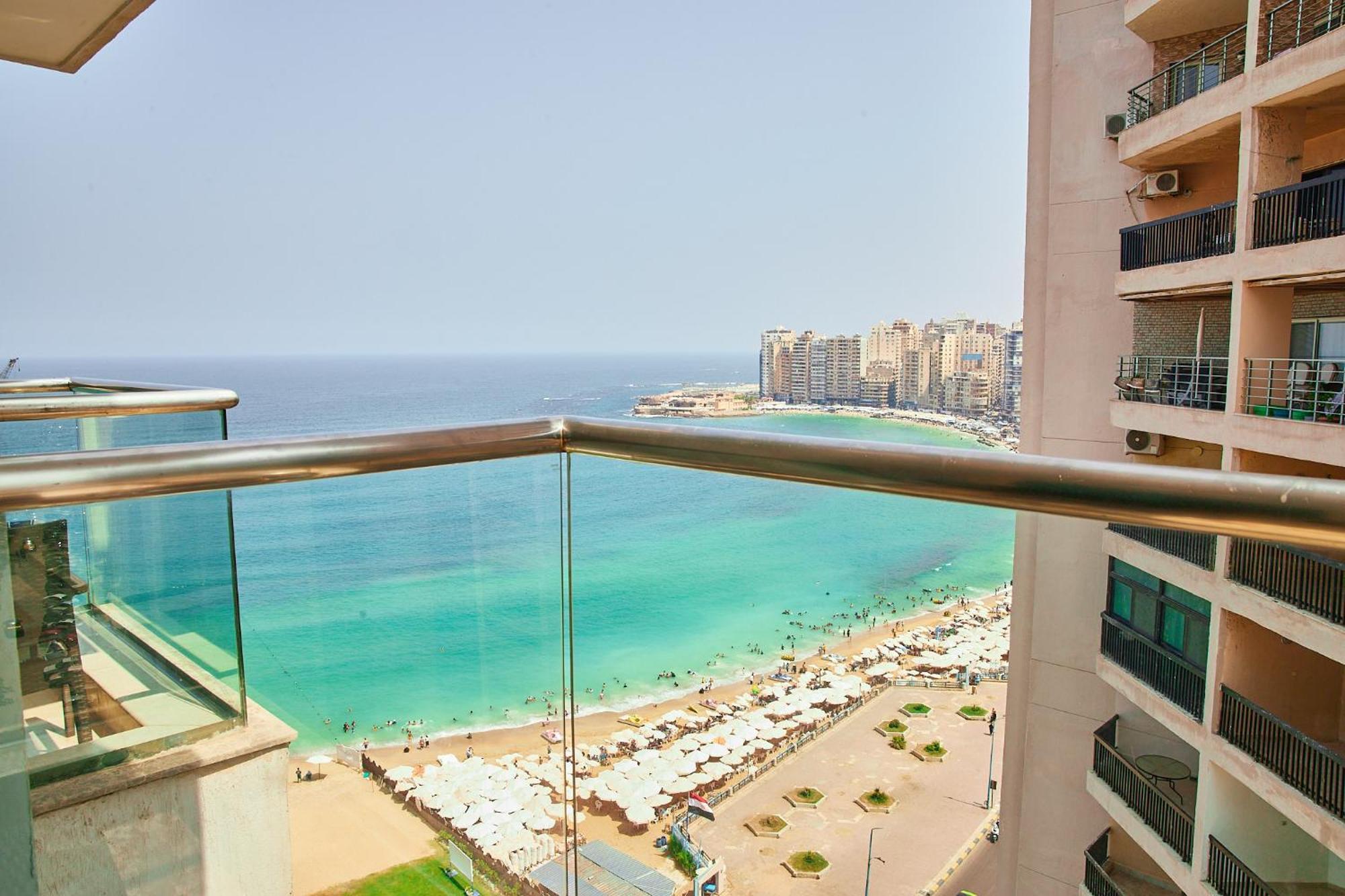 Hilton Corniche Hotel 5*